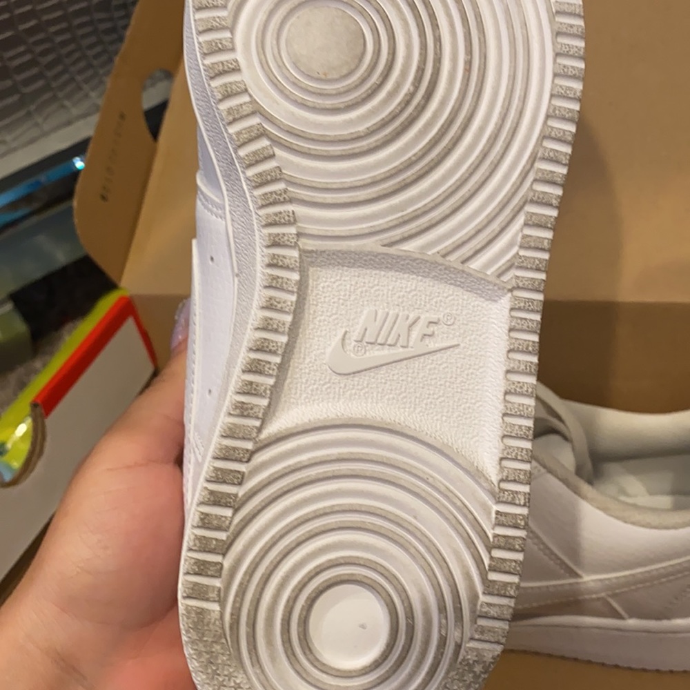 Nikes - Picture 3 of 8